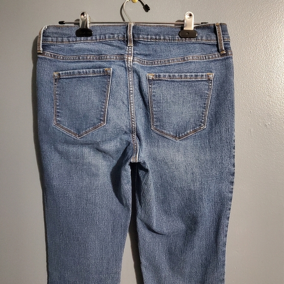 Old Navy Womens Jeans Classic Blue Boot Cut Denim Mid Rise Size 8 Long - Picture 5 of 9